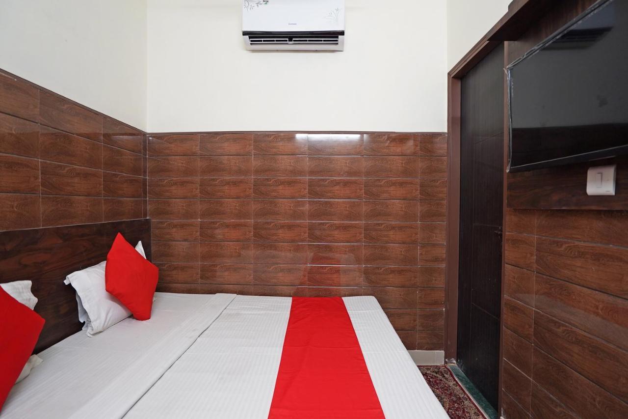דלהי Hotel O Shri Sai Guest House מראה חיצוני תמונה