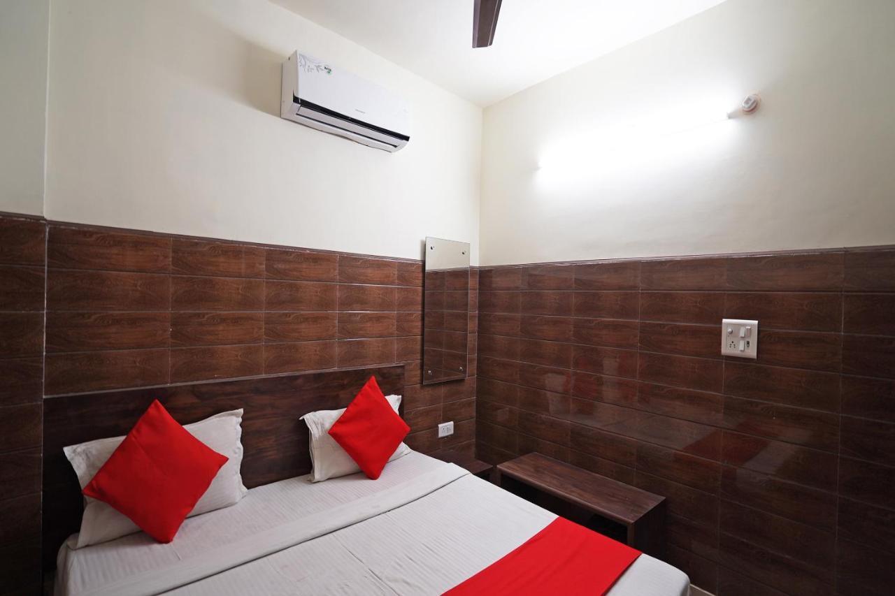 דלהי Hotel O Shri Sai Guest House מראה חיצוני תמונה