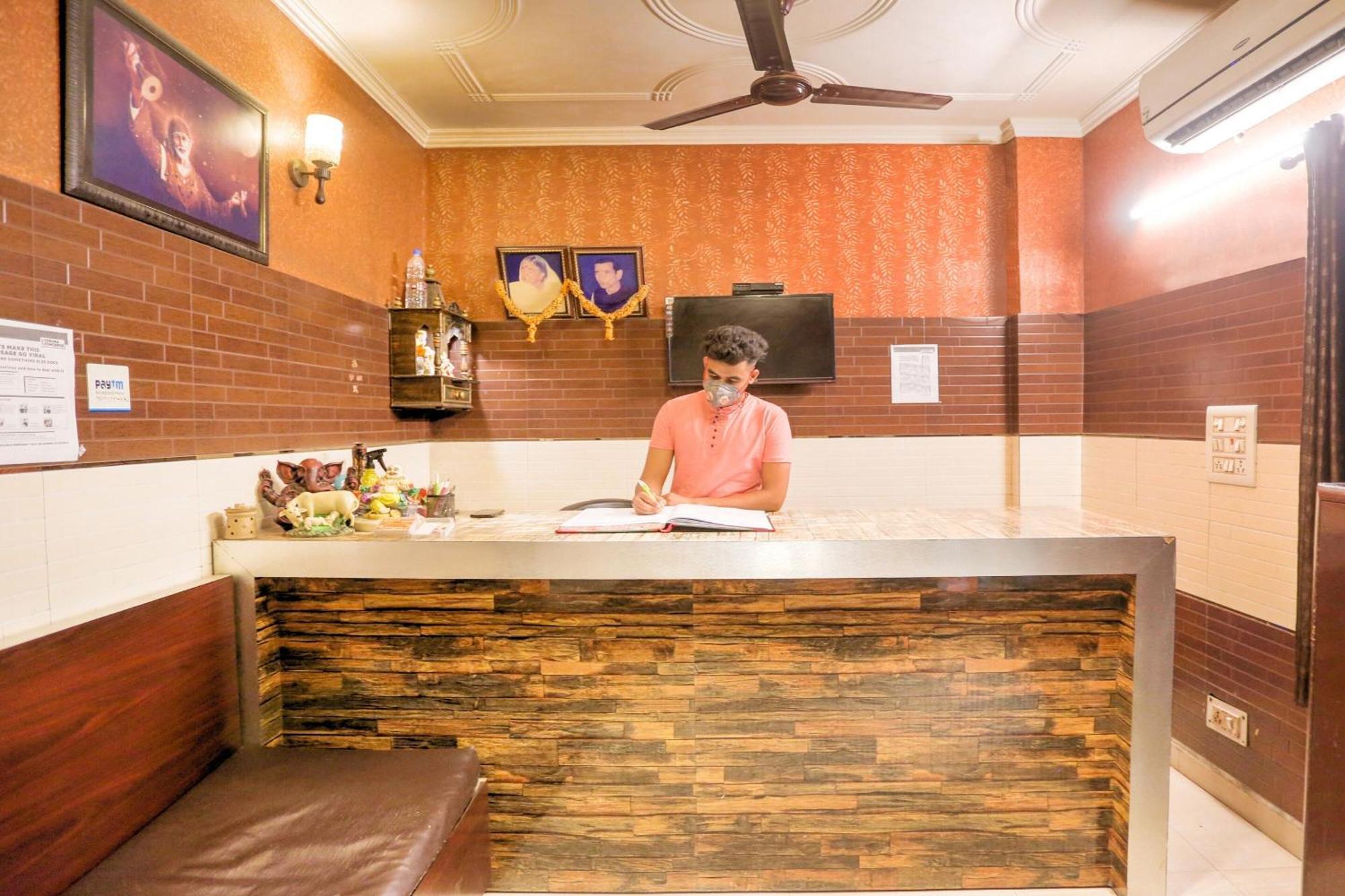 דלהי Hotel O Shri Sai Guest House מראה חיצוני תמונה