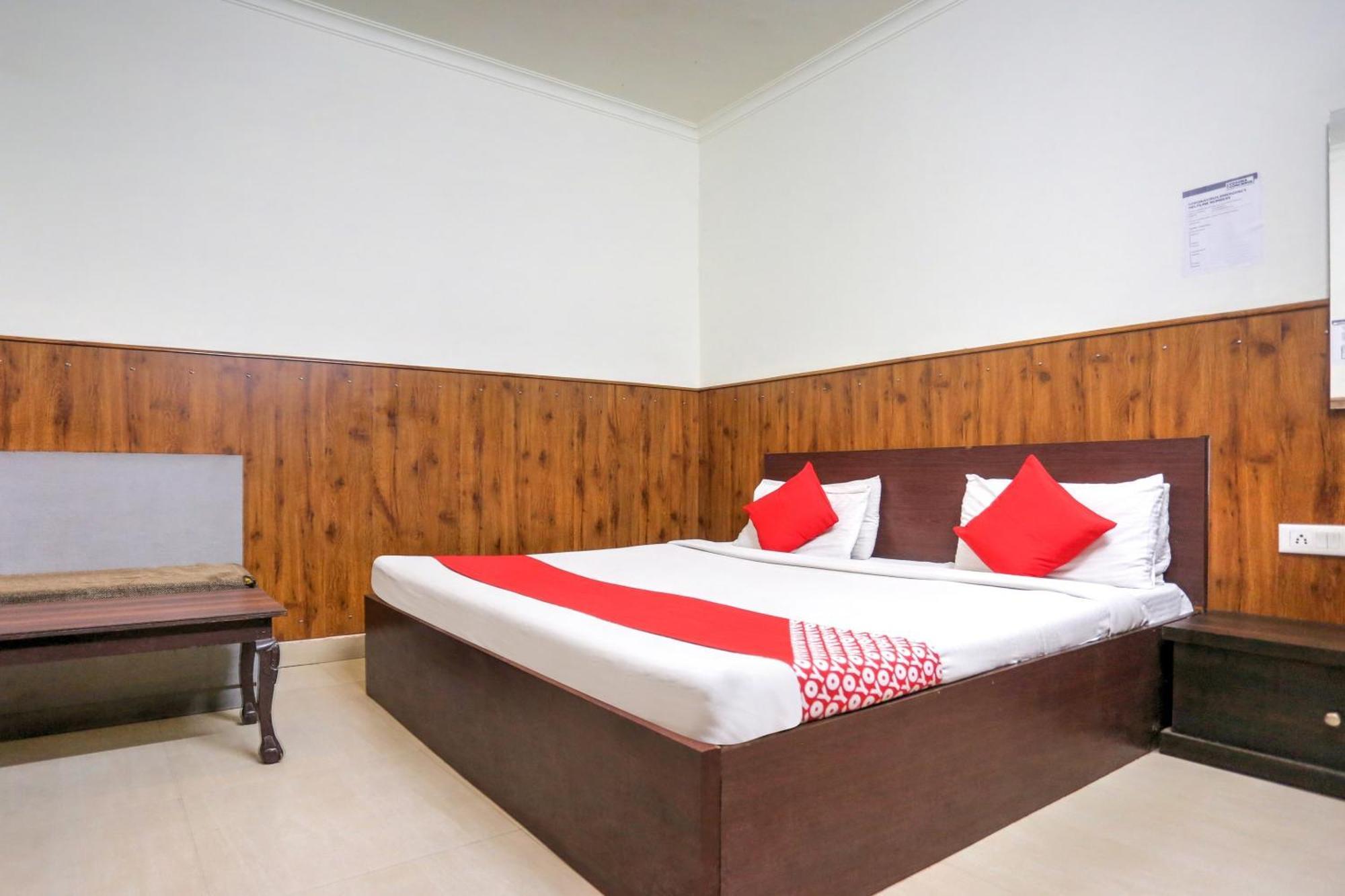 דלהי Hotel O Shri Sai Guest House מראה חיצוני תמונה