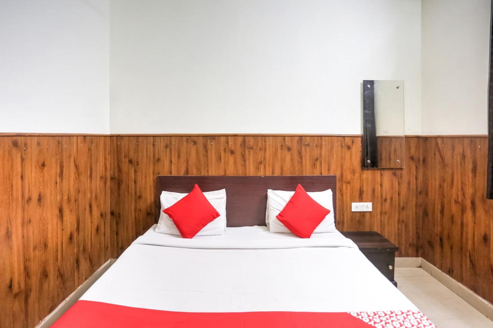 דלהי Hotel O Shri Sai Guest House מראה חיצוני תמונה