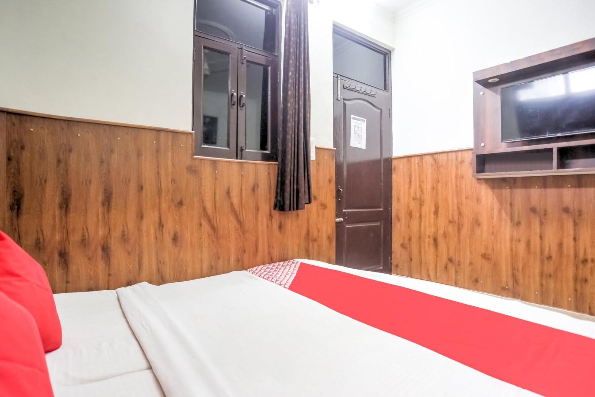 דלהי Hotel O Shri Sai Guest House מראה חיצוני תמונה