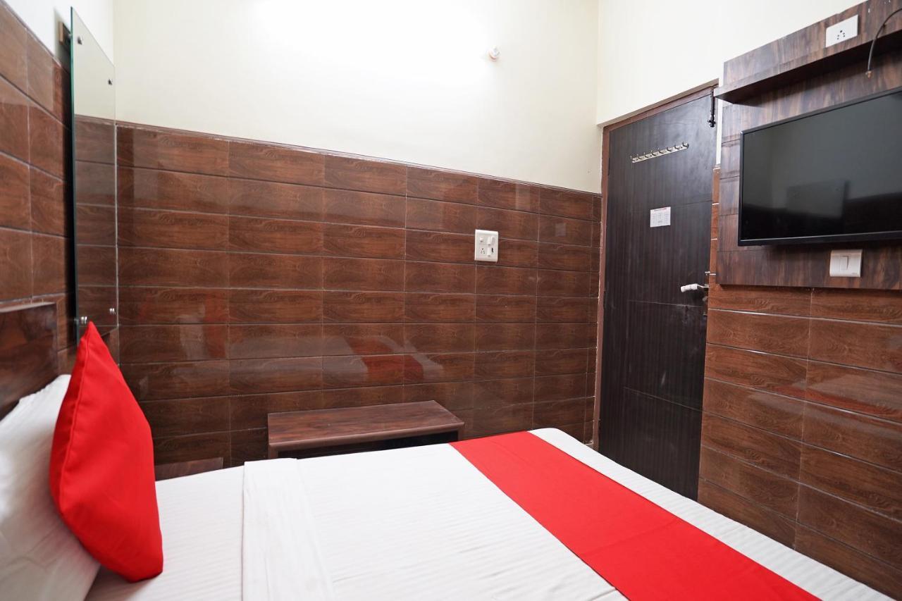 דלהי Hotel O Shri Sai Guest House מראה חיצוני תמונה