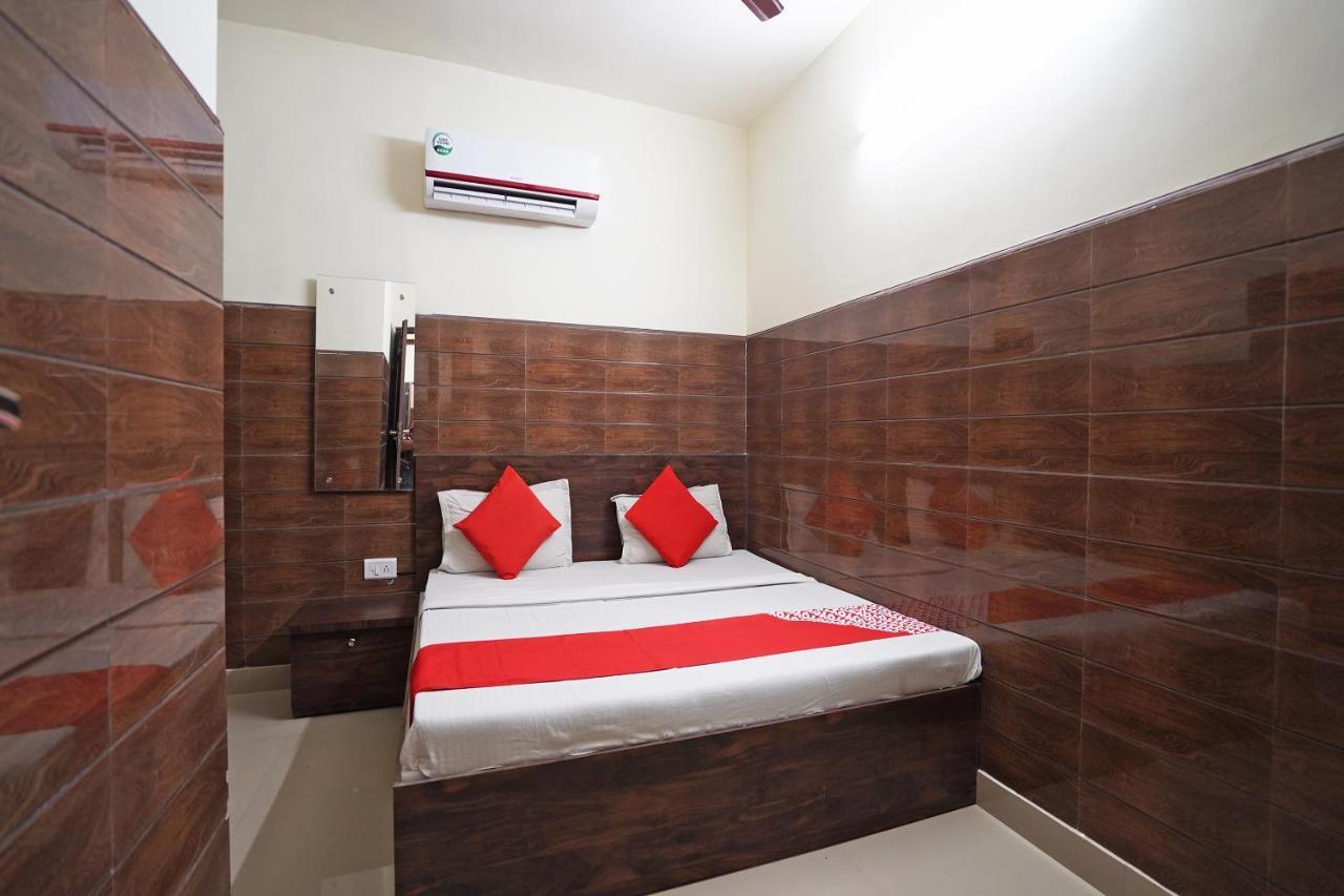 דלהי Hotel O Shri Sai Guest House מראה חיצוני תמונה